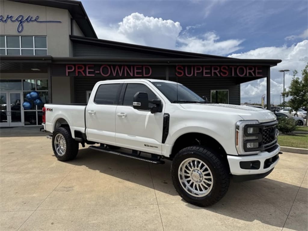 Used 2024 Ford F-250SD Lariat Truck