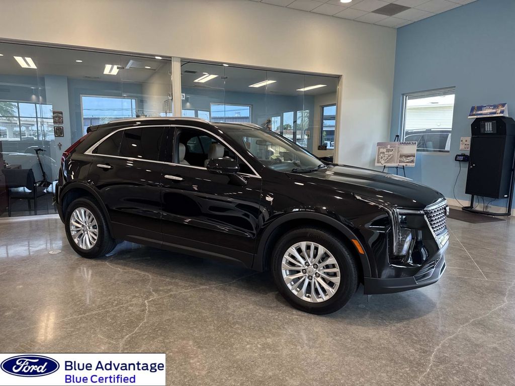 2024 Cadillac XT4 Luxury's photo