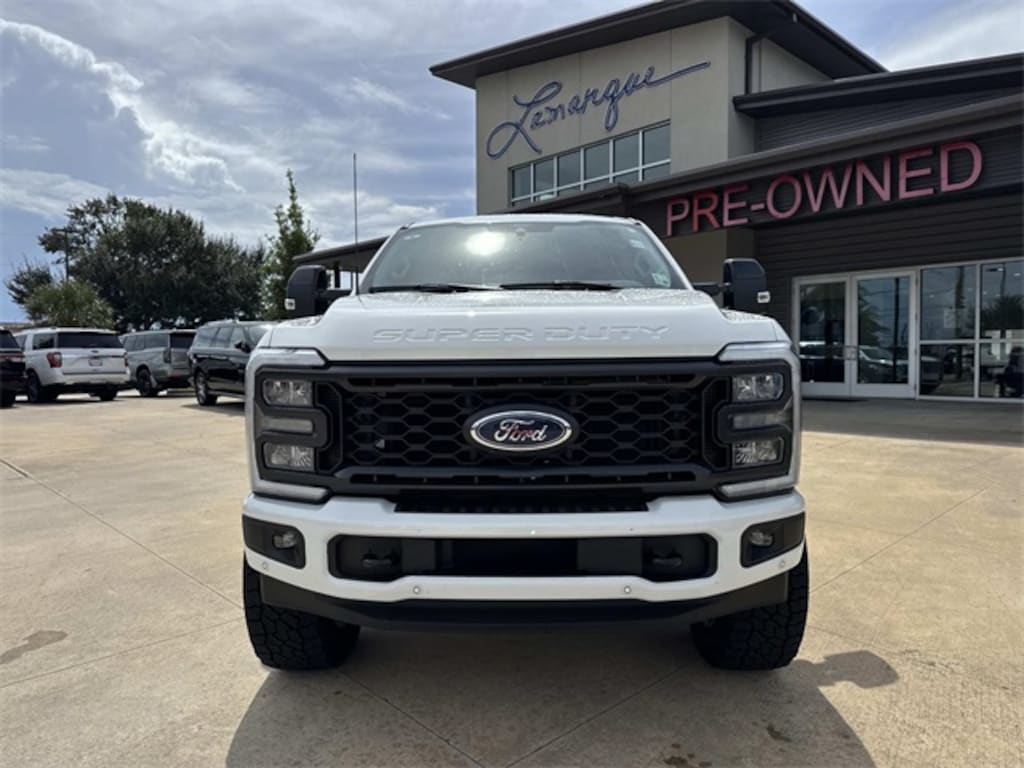 Used 2024 Ford F-250SD Lariat Truck