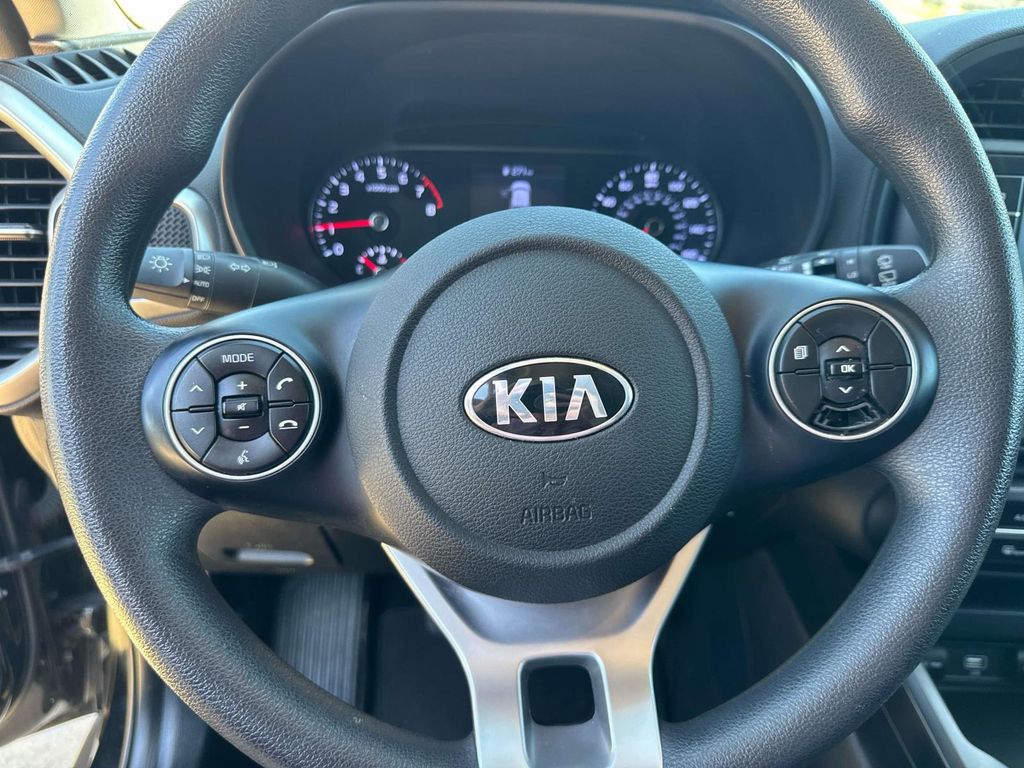 2021 Kia Soul LX - Photo 23