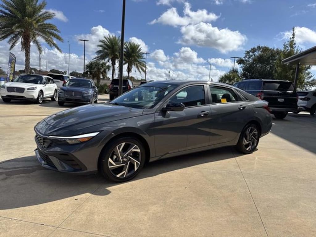 Used 2025 Hyundai Elantra SEL Sport Sedan