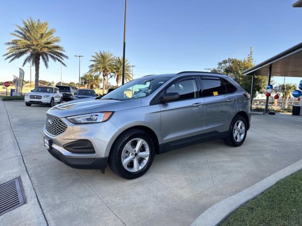 Used 2024 Ford Edge SE SUV