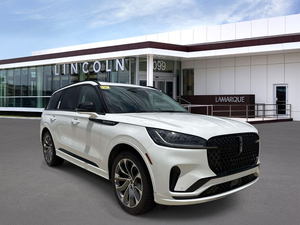 2026 Lincoln Aviator Premiere RWD's photo