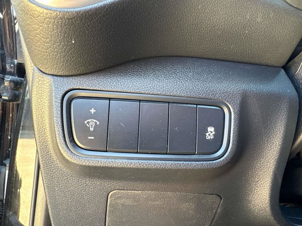 2021 Kia Soul LX - Photo 22