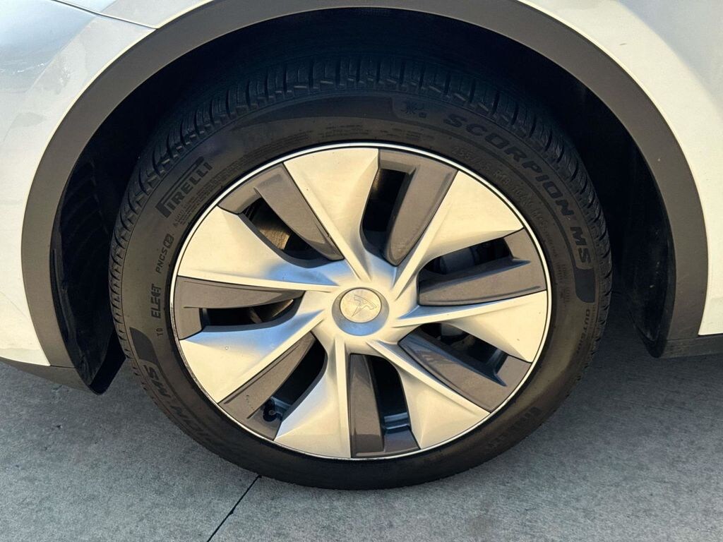 Used 2024 Tesla Model Y Long Range SUV
