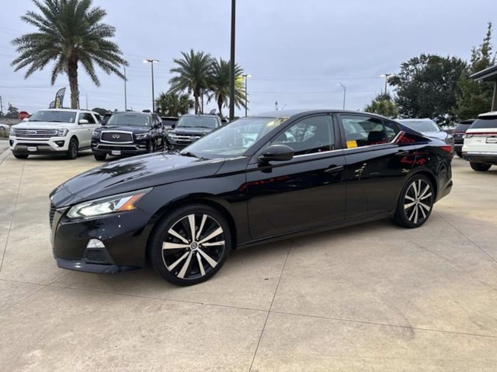 Used 2020 Nissan Altima 2.5 SR Sedan