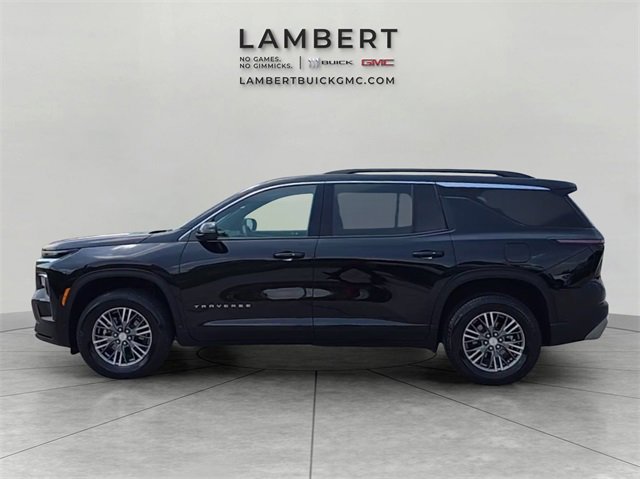 2025 Chevrolet Traverse photo 2