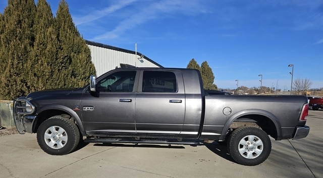 2016 Ram 1500 Laramie Crew Cab Truck