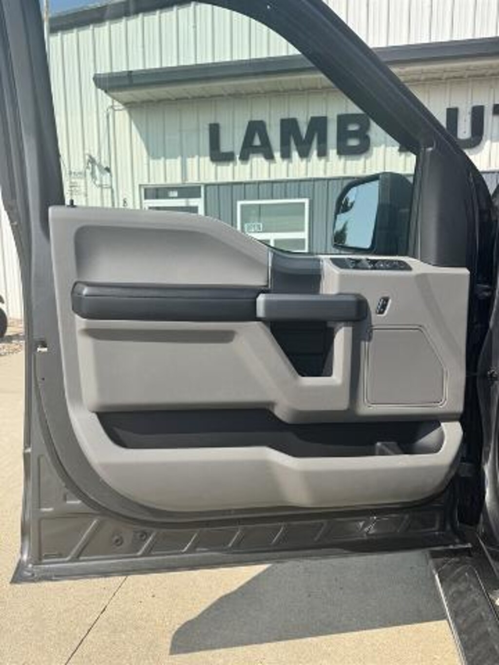 Used 2016 Ford F-150 XLT Pickup