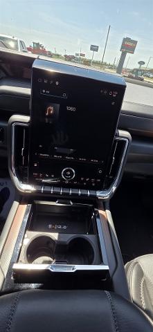 2025 GMC Yukon XL Denali - Photo 18