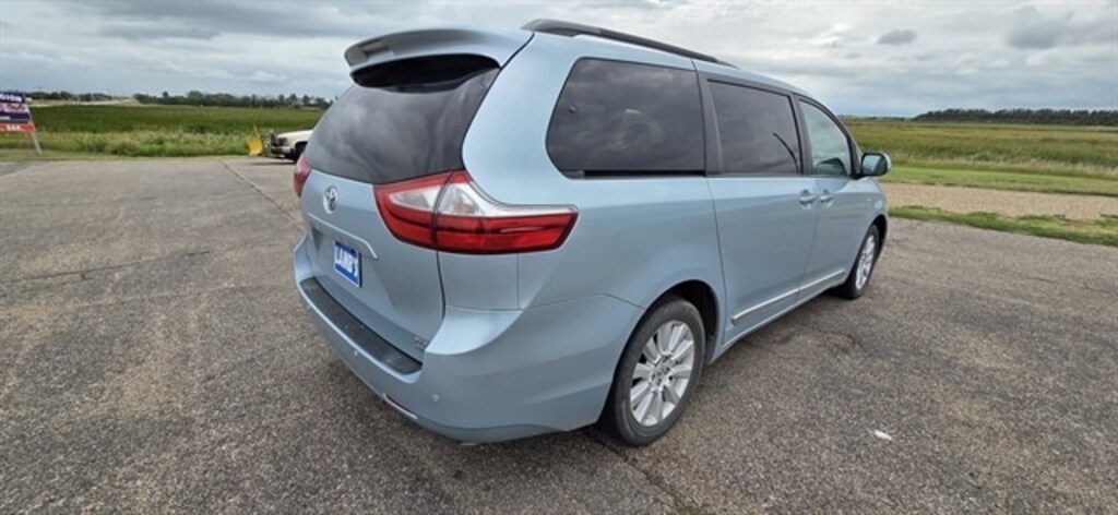 Used 2017 Toyota Sienna XLE 7 Passenger Passenger Van