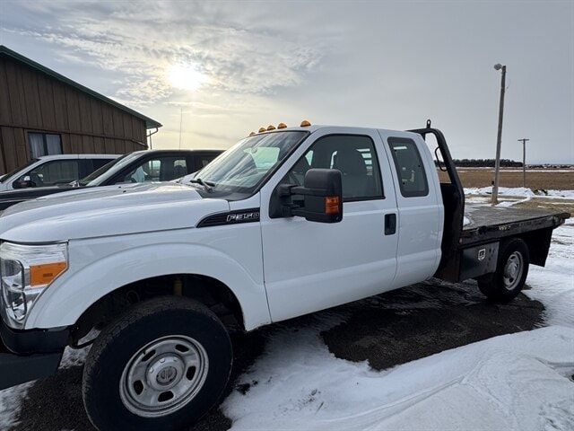 2012 Ford F-350 Super Duty Chassis Cab XLT's photo