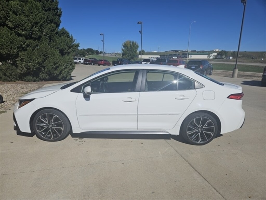 Used 2020 Toyota Corolla SE Sedan