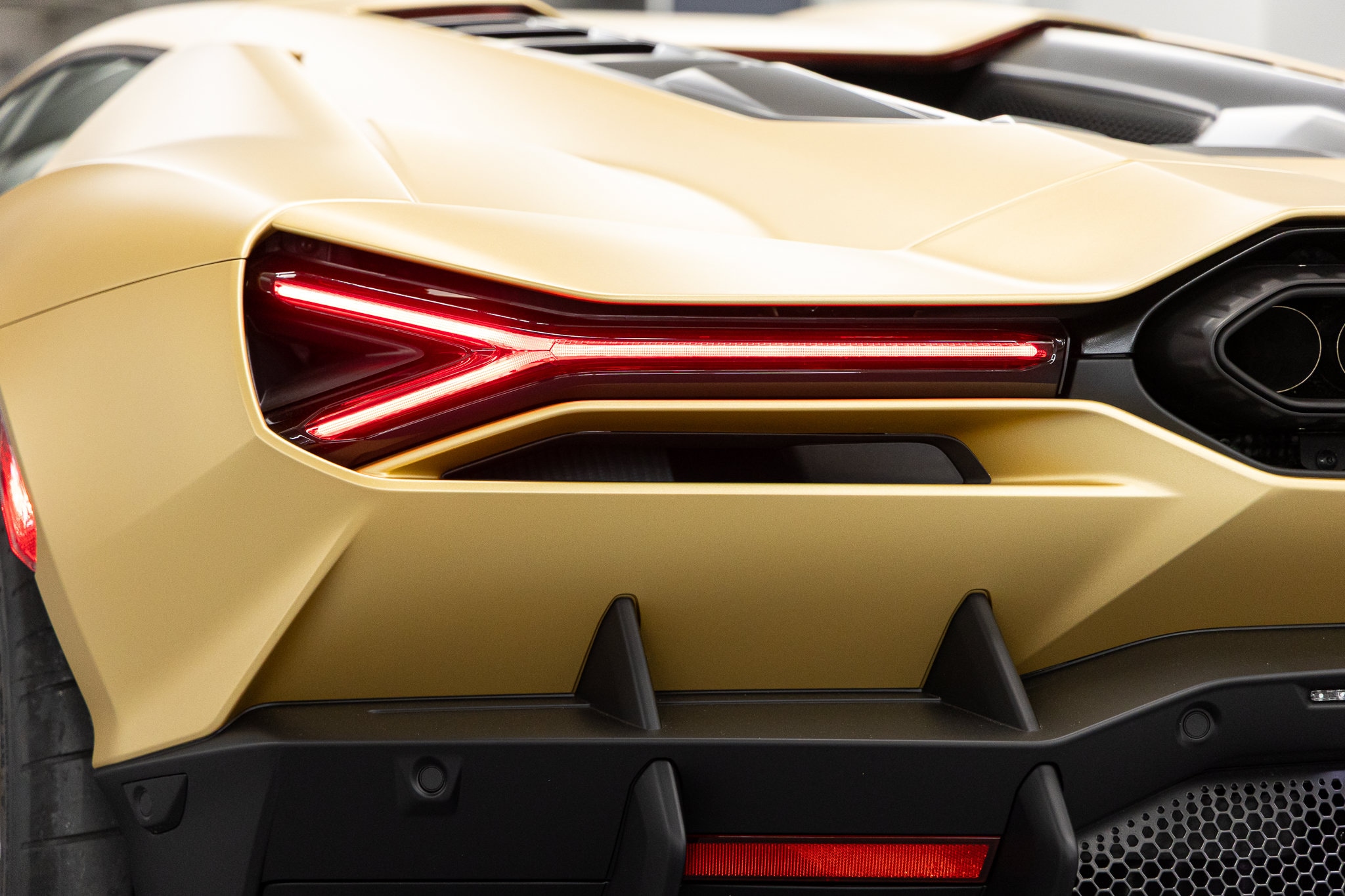 2026 Lamborghini Revuelto Base - Photo 29