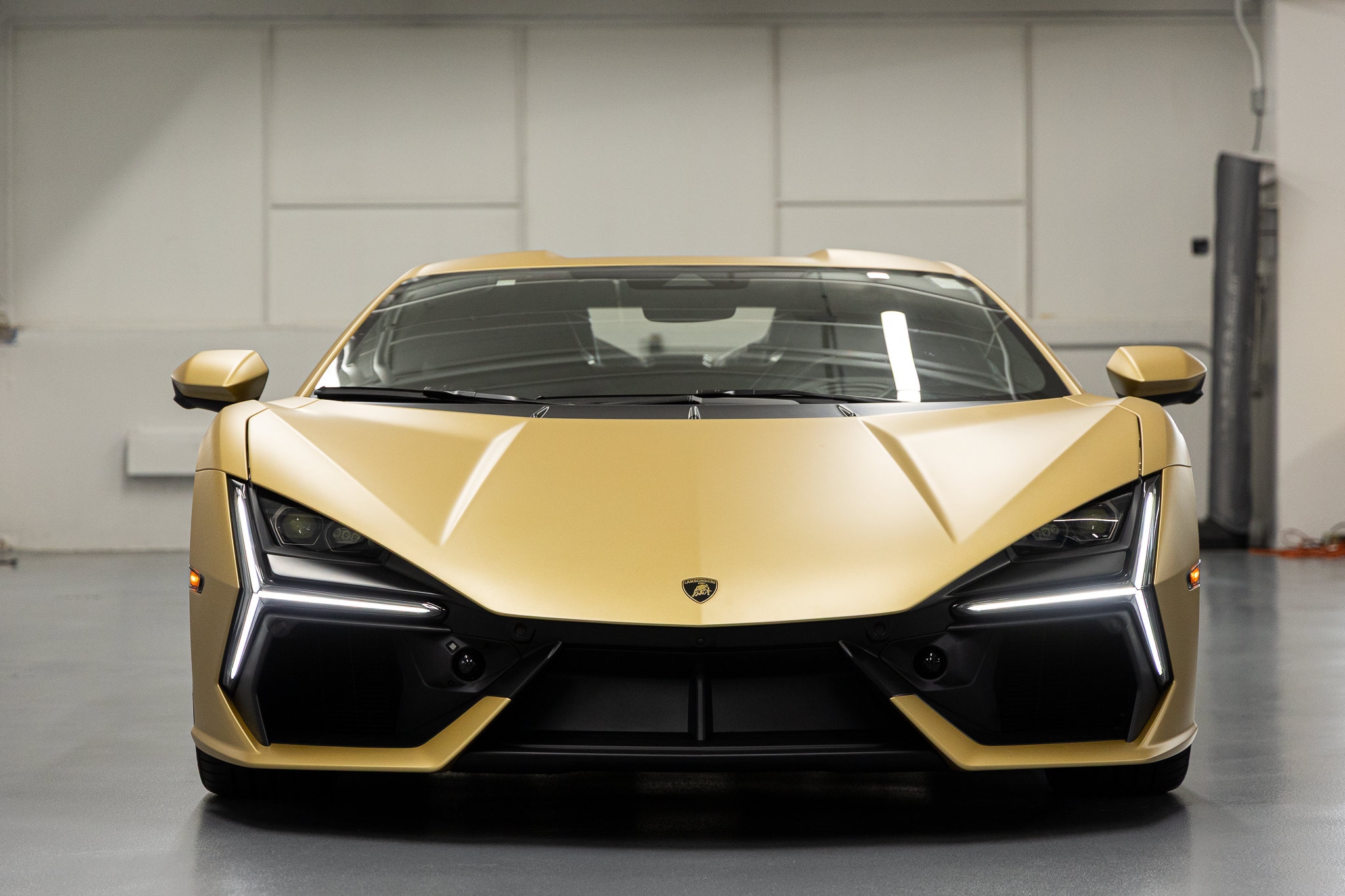 2026 Lamborghini Revuelto Base - Photo 12