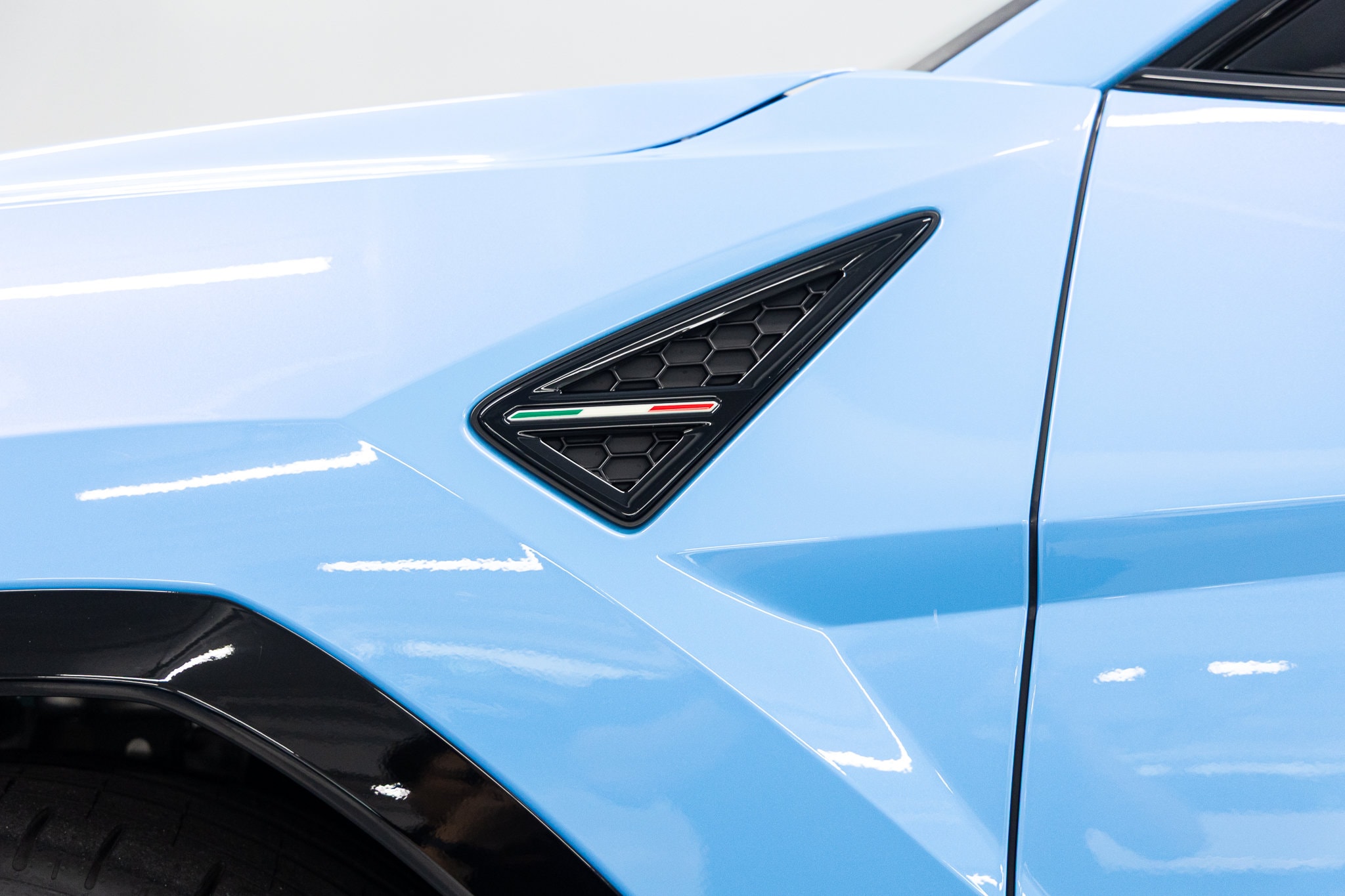 2026 Lamborghini Urus SE - Photo 21