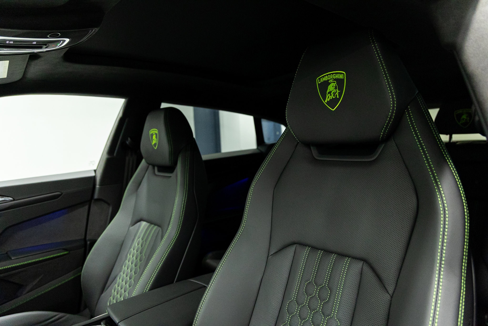 2026 Lamborghini Urus SE - Photo 33