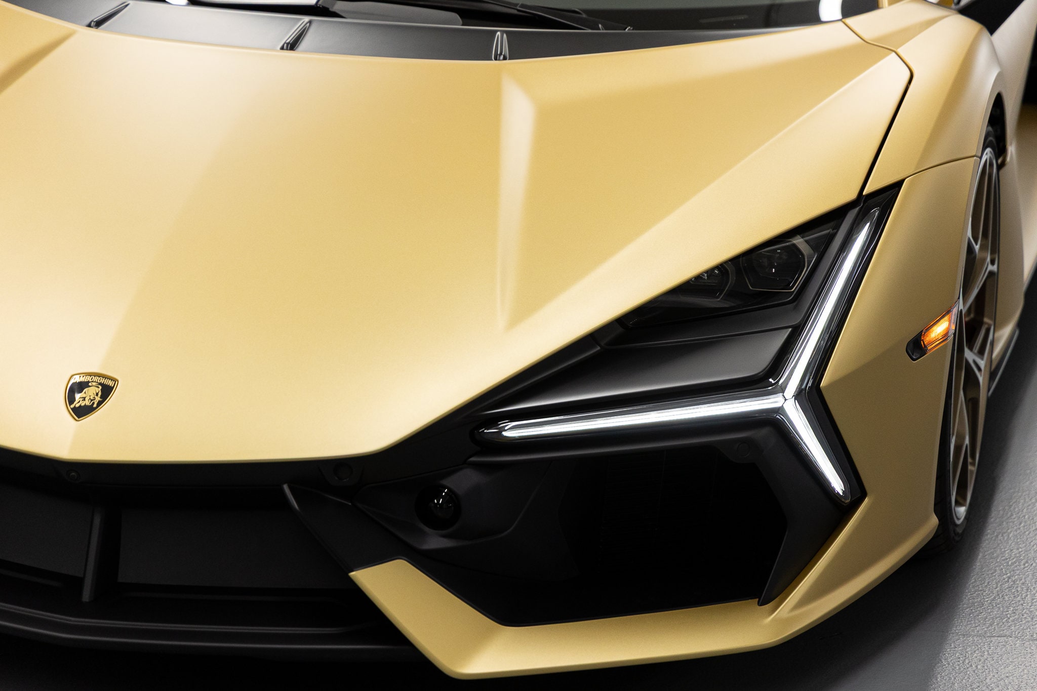 2026 Lamborghini Revuelto Base - Photo 13