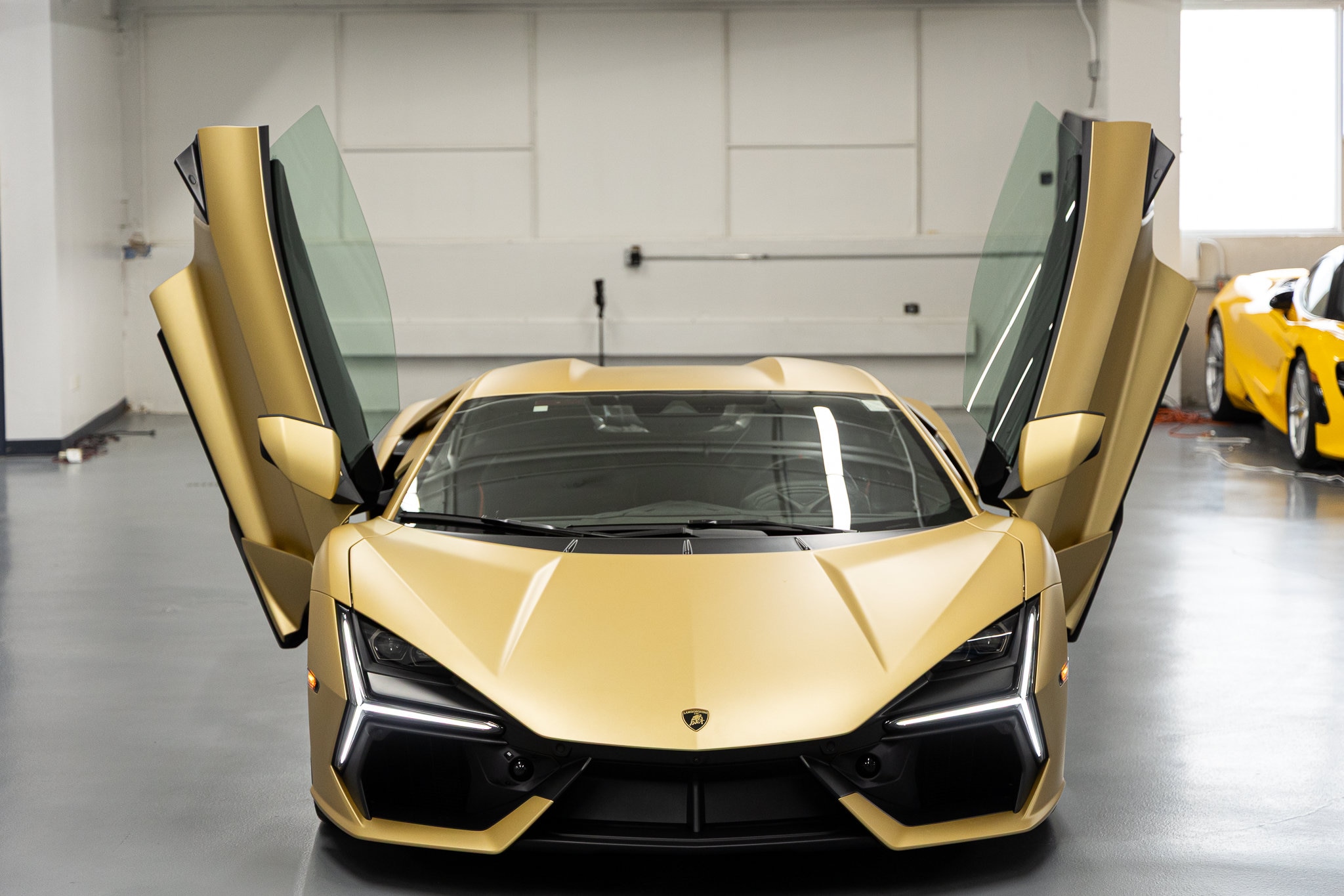 2026 Lamborghini Revuelto Base - Photo 34
