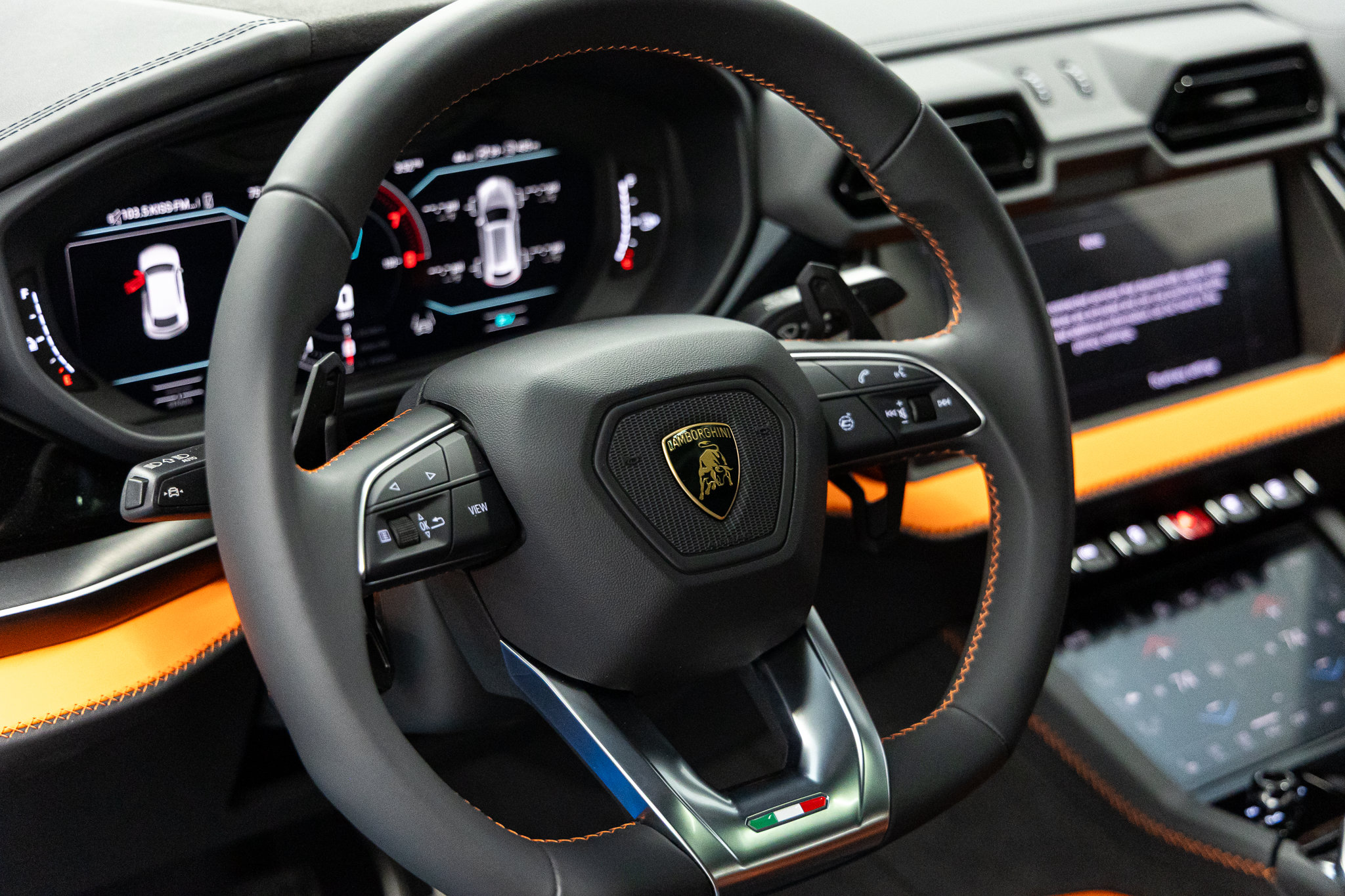 2026 Lamborghini Urus SE - Photo 38