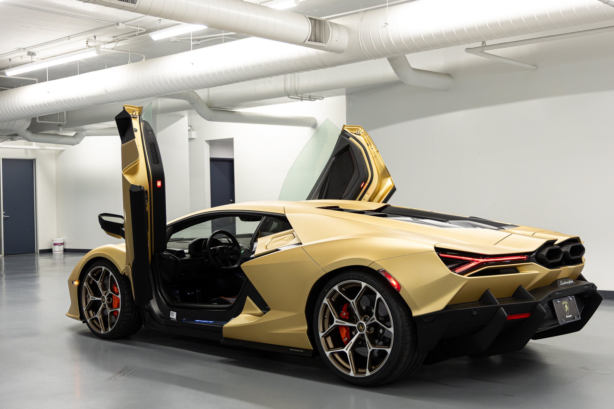 2026 Lamborghini Revuelto Base - Photo 37