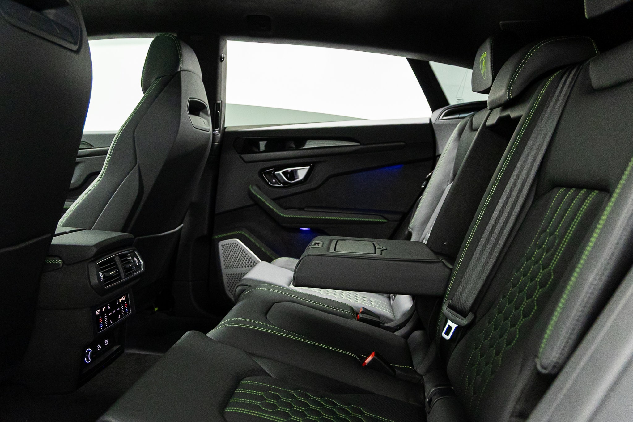 2026 Lamborghini Urus SE - Photo 45