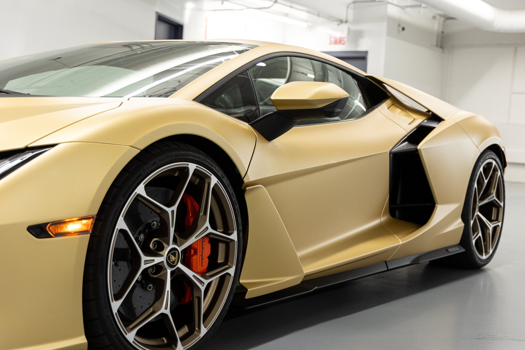 2026 Lamborghini Revuelto Base - Photo 20
