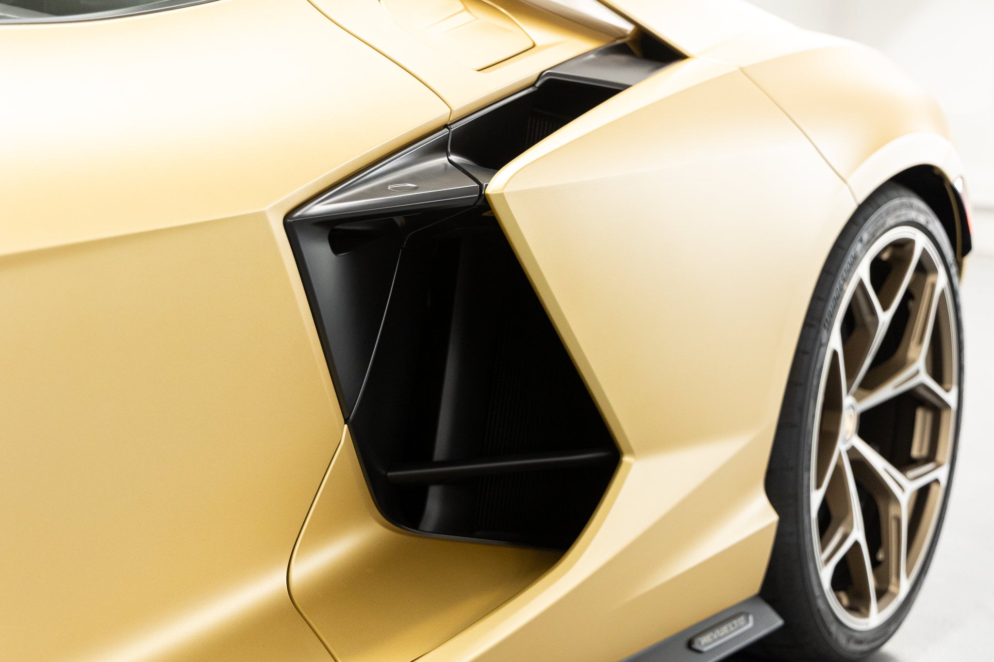 2026 Lamborghini Revuelto Base - Photo 26