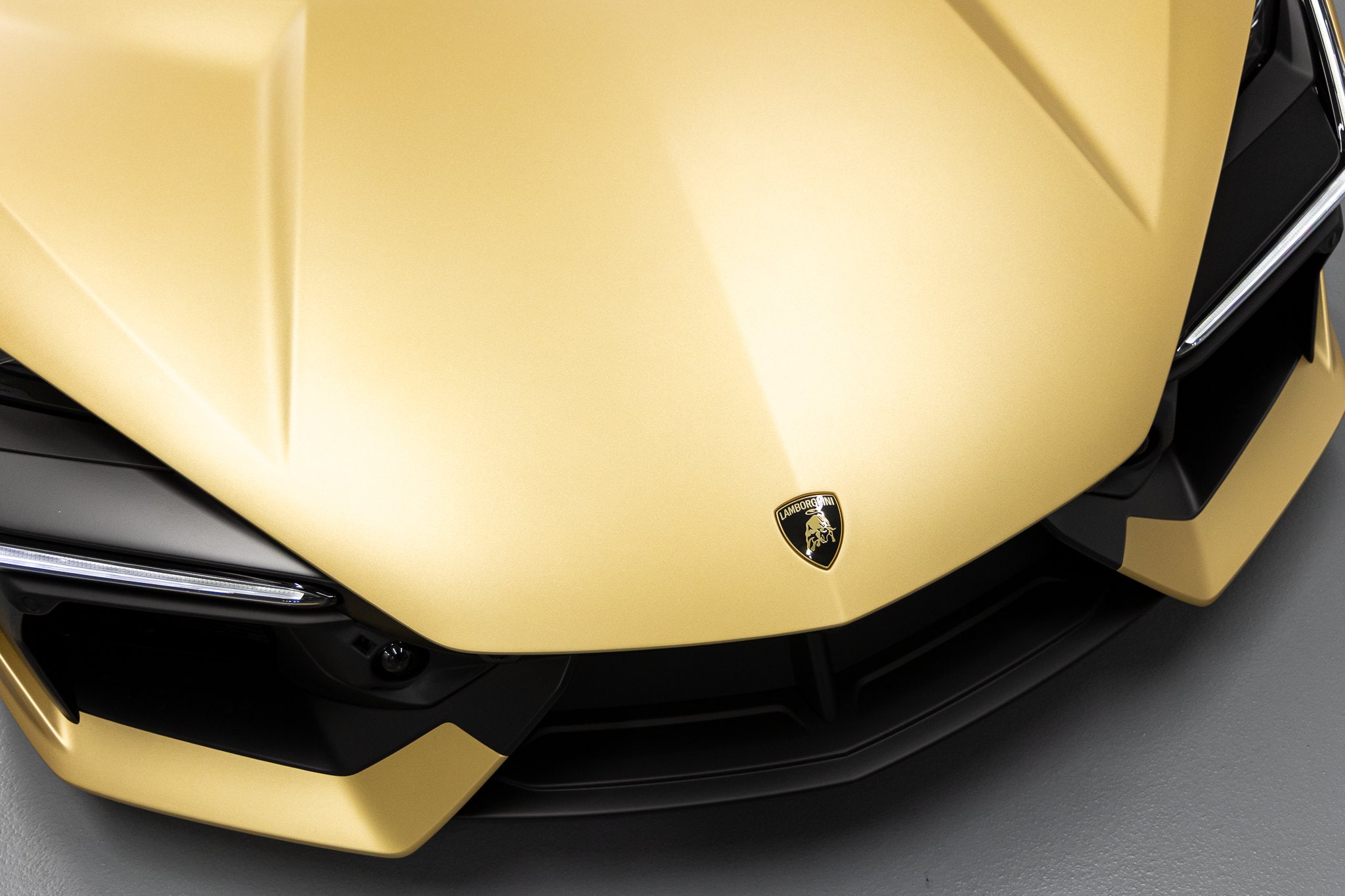 2026 Lamborghini Revuelto Base - Photo 15
