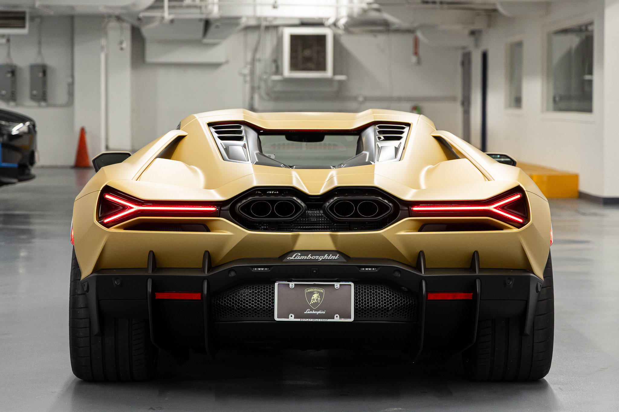 2026 Lamborghini Revuelto Base - Photo 8