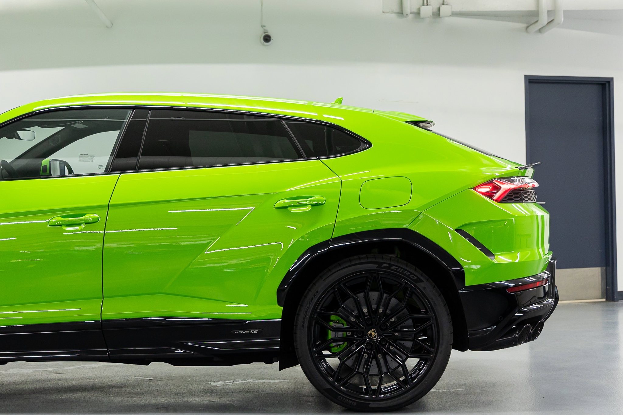 2026 Lamborghini Urus SE - Photo 17