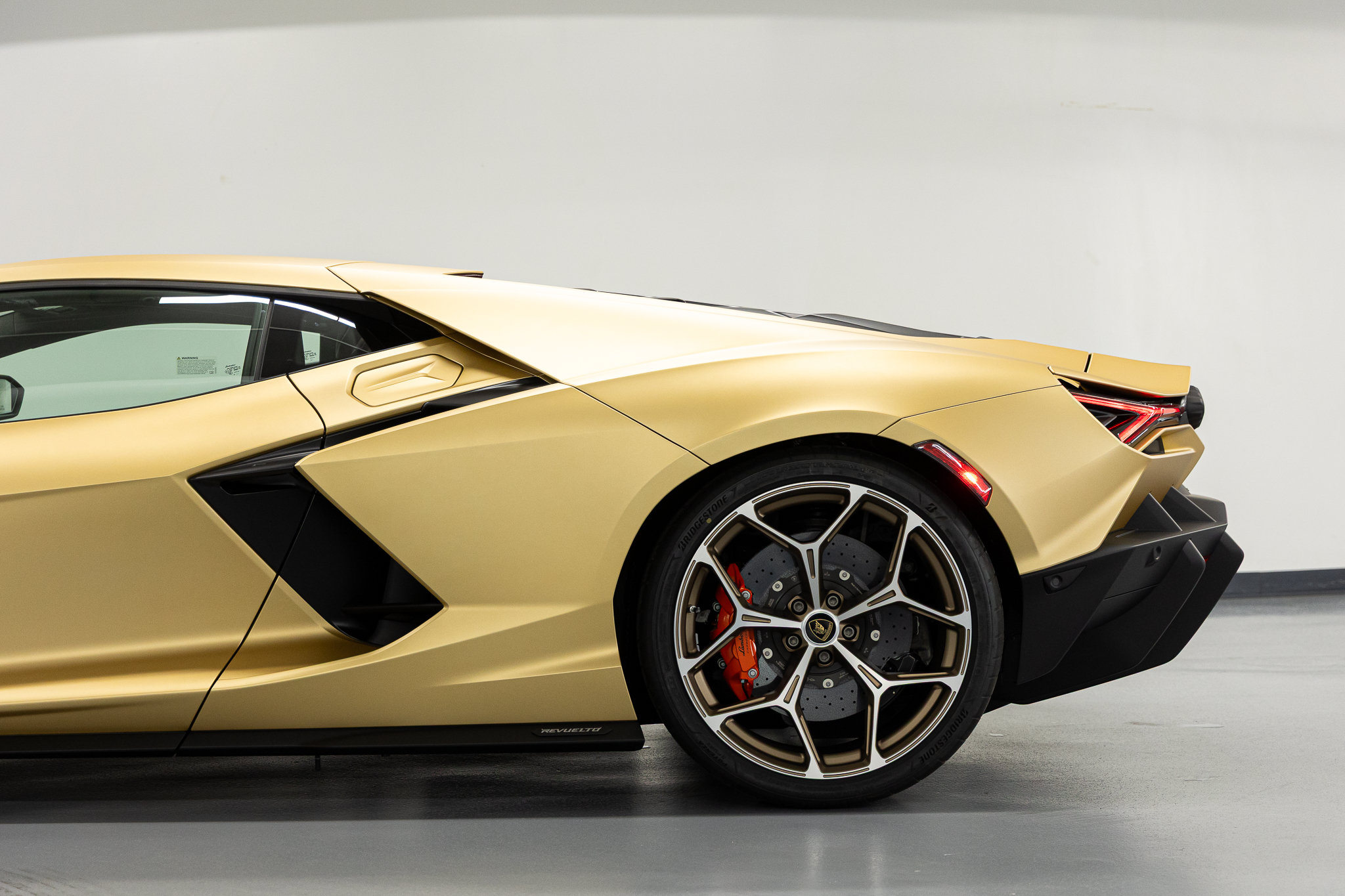 2026 Lamborghini Revuelto Base - Photo 23