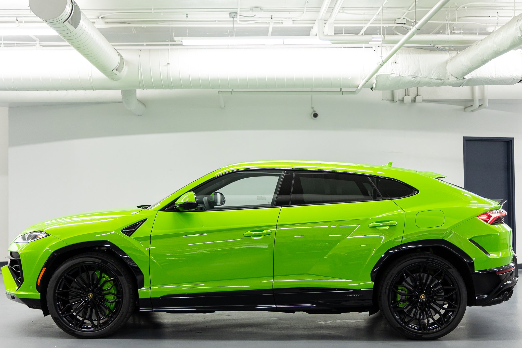 2026 Lamborghini Urus SE - Photo 3