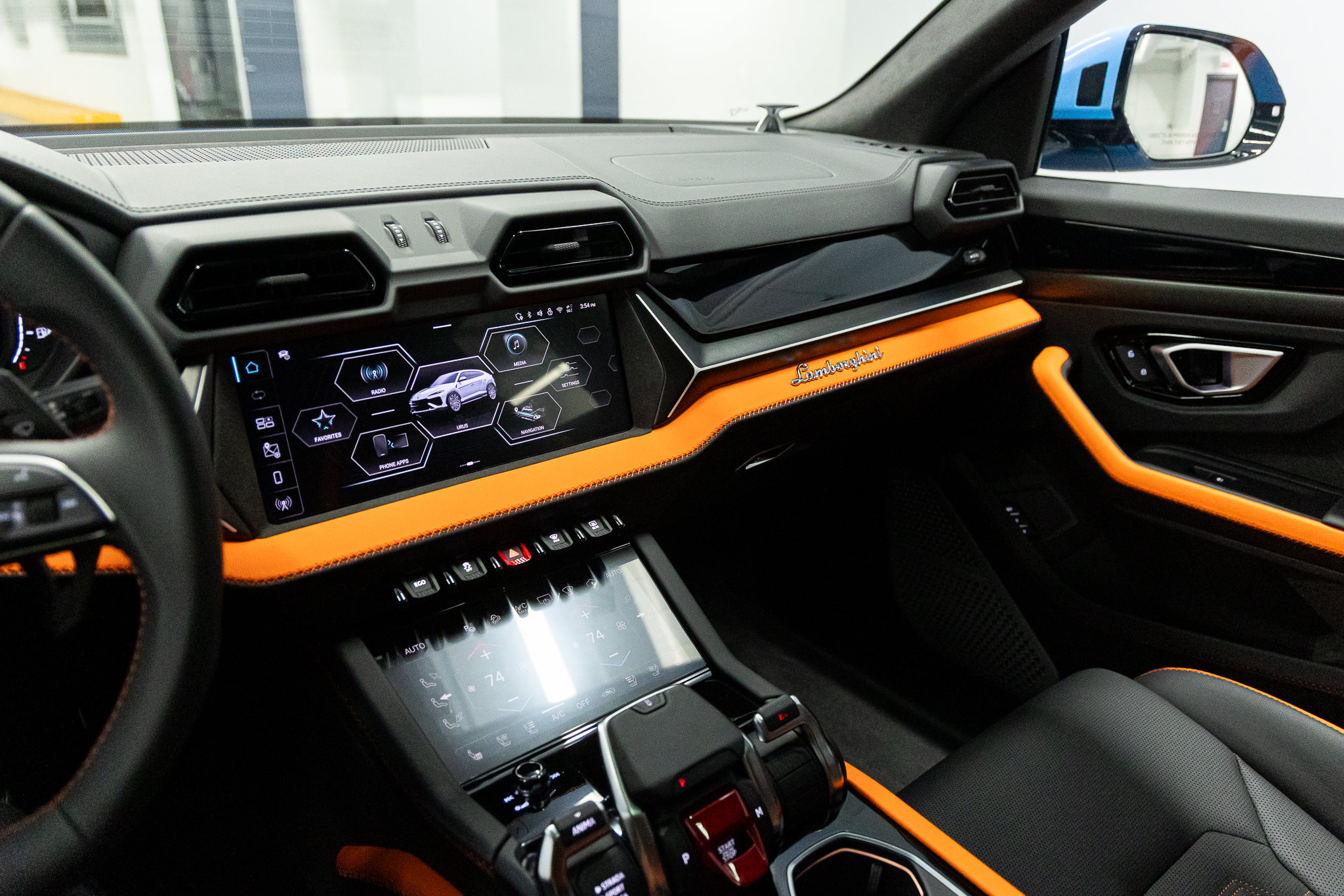 2026 Lamborghini Urus SE - Photo 48