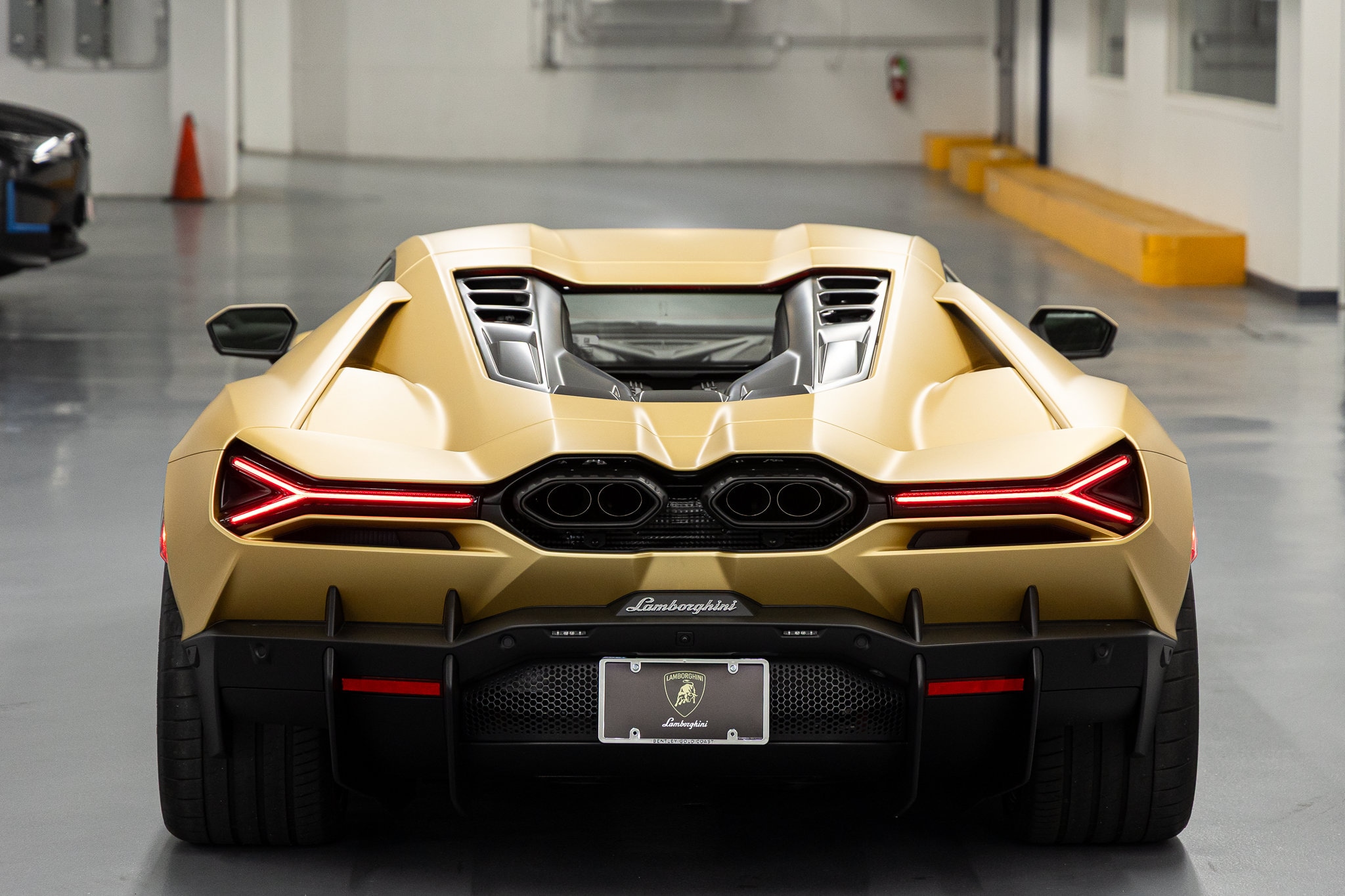2026 Lamborghini Revuelto Base - Photo 7