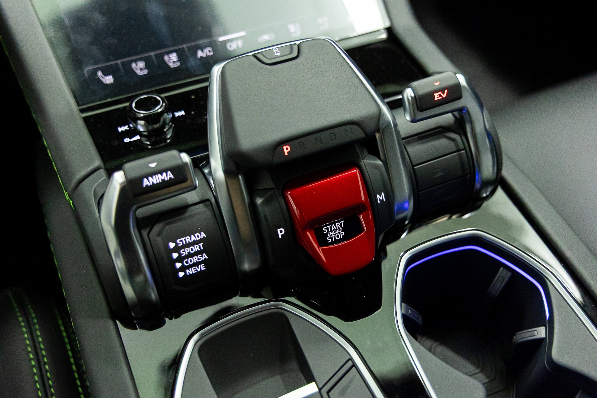 2026 Lamborghini Urus SE - Photo 40