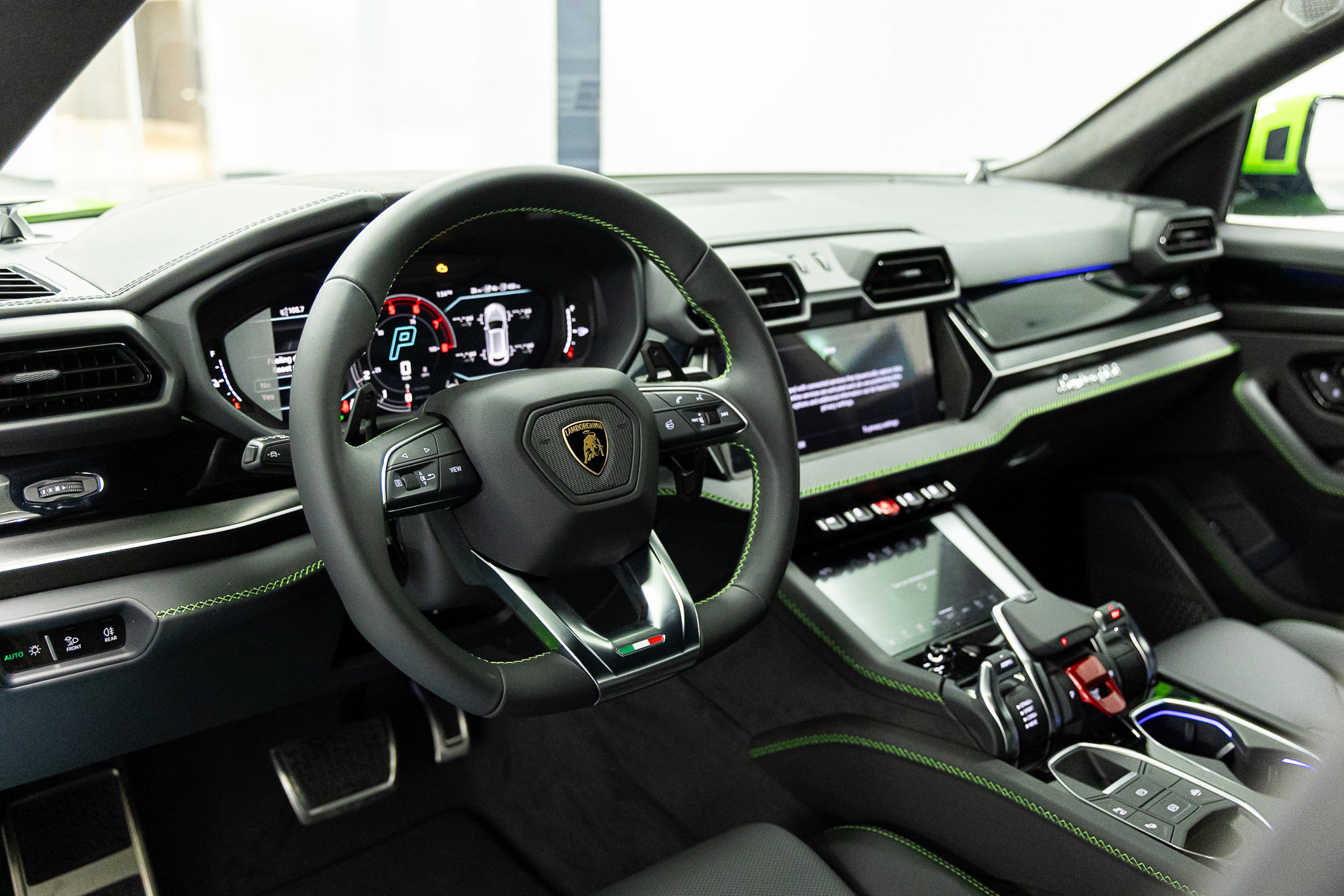 2026 Lamborghini Urus SE - Photo 31