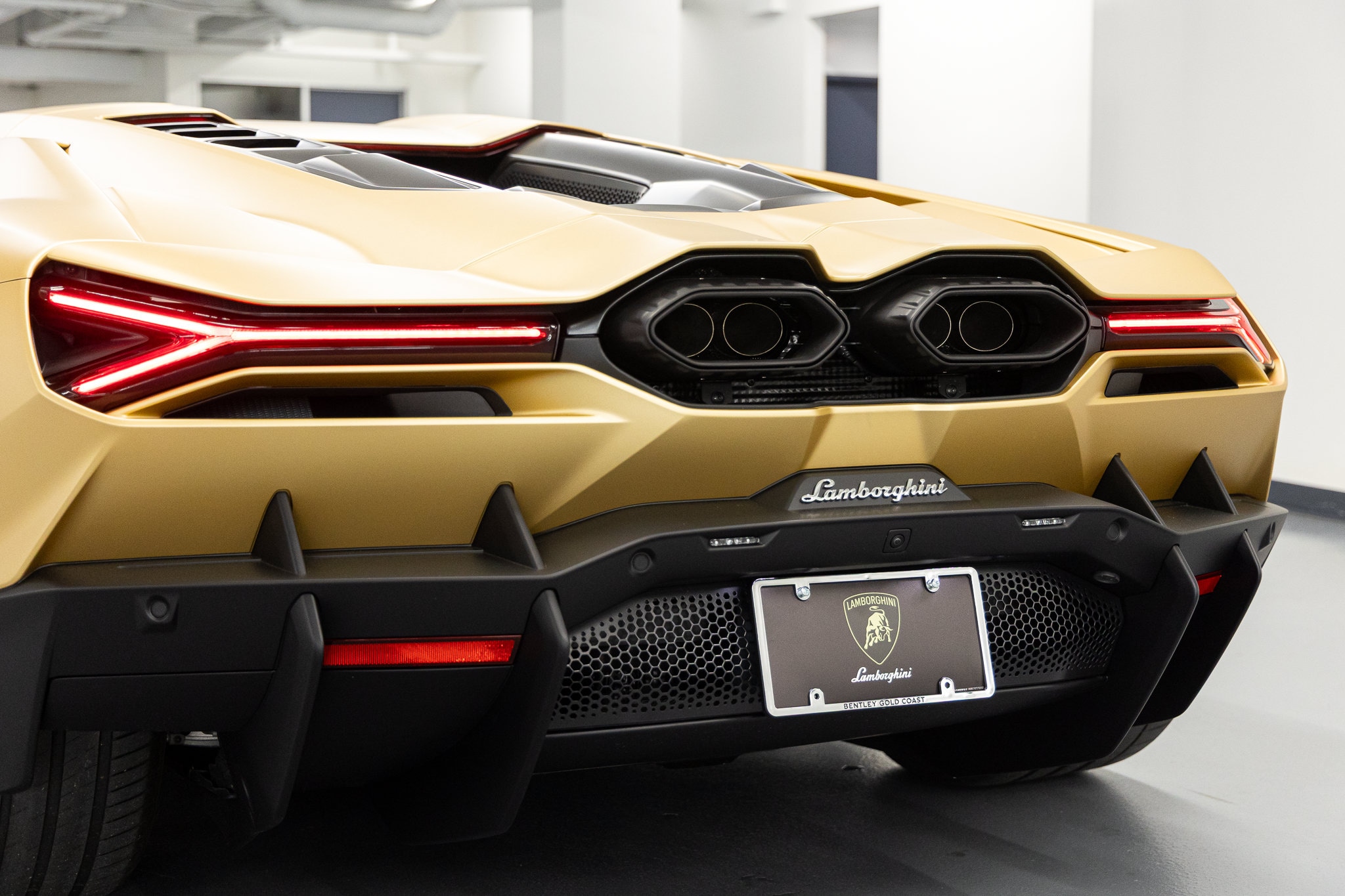 2026 Lamborghini Revuelto Base - Photo 28