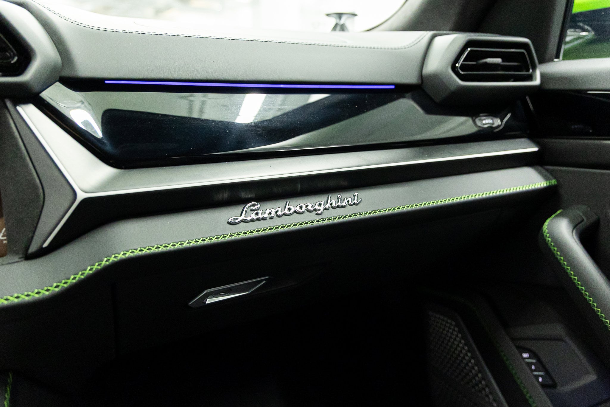 2026 Lamborghini Urus SE - Photo 42