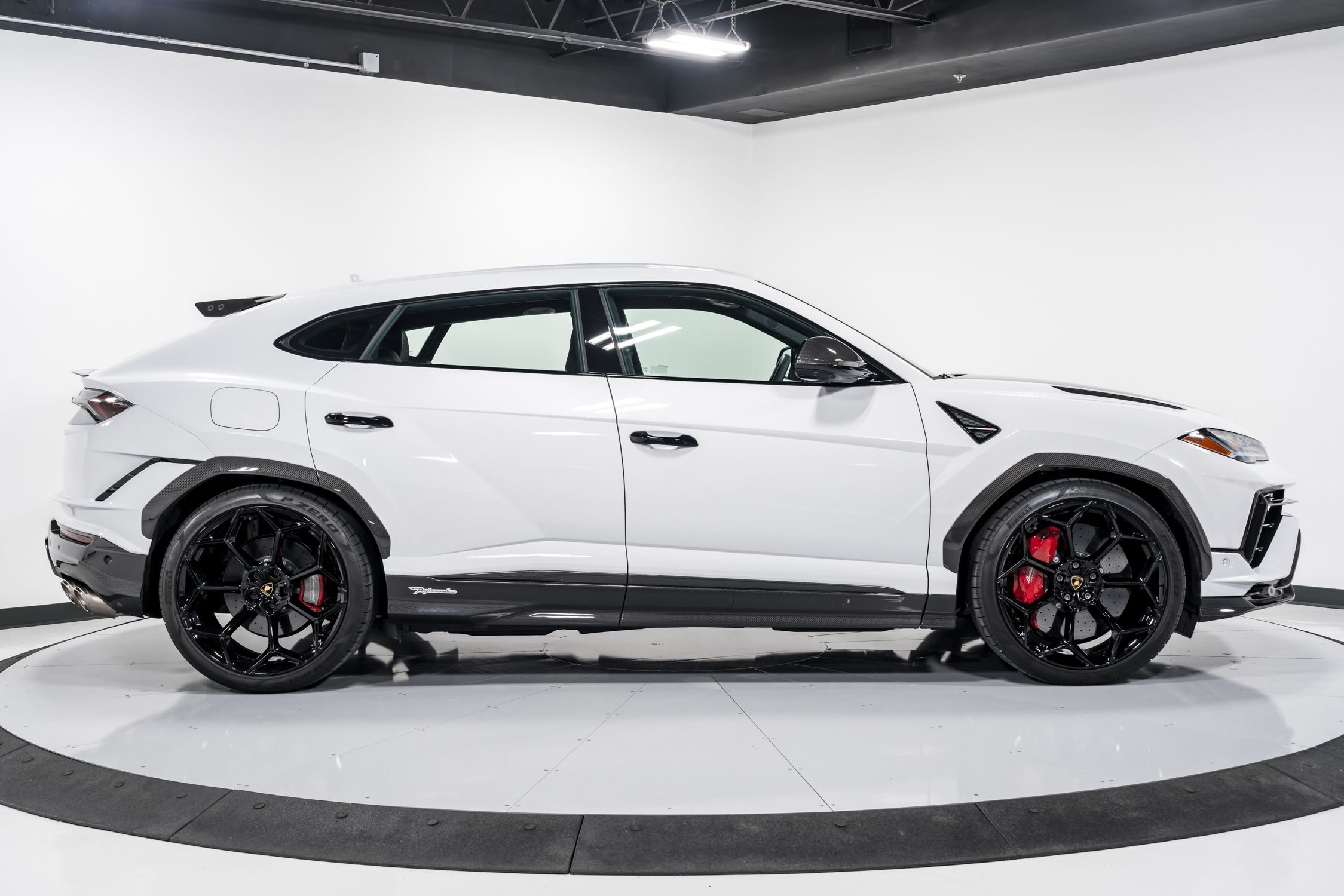 2024 Lamborghini Urus Performante  2