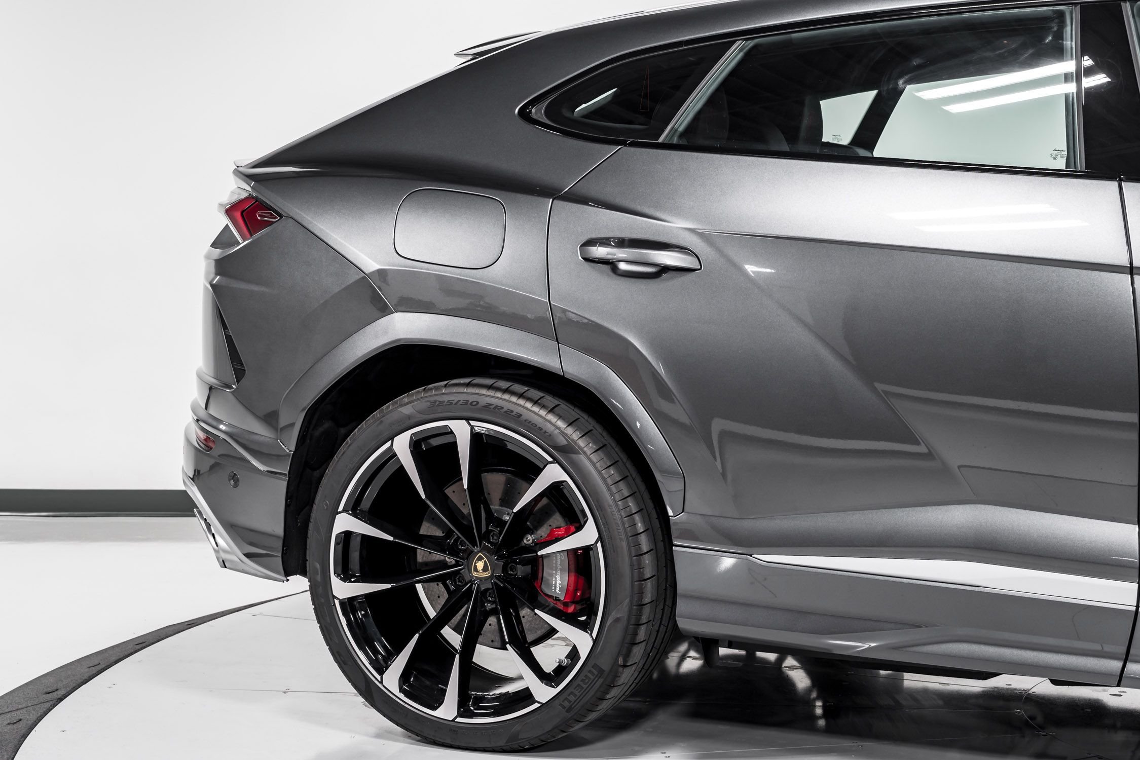 2020 Lamborghini Urus  52