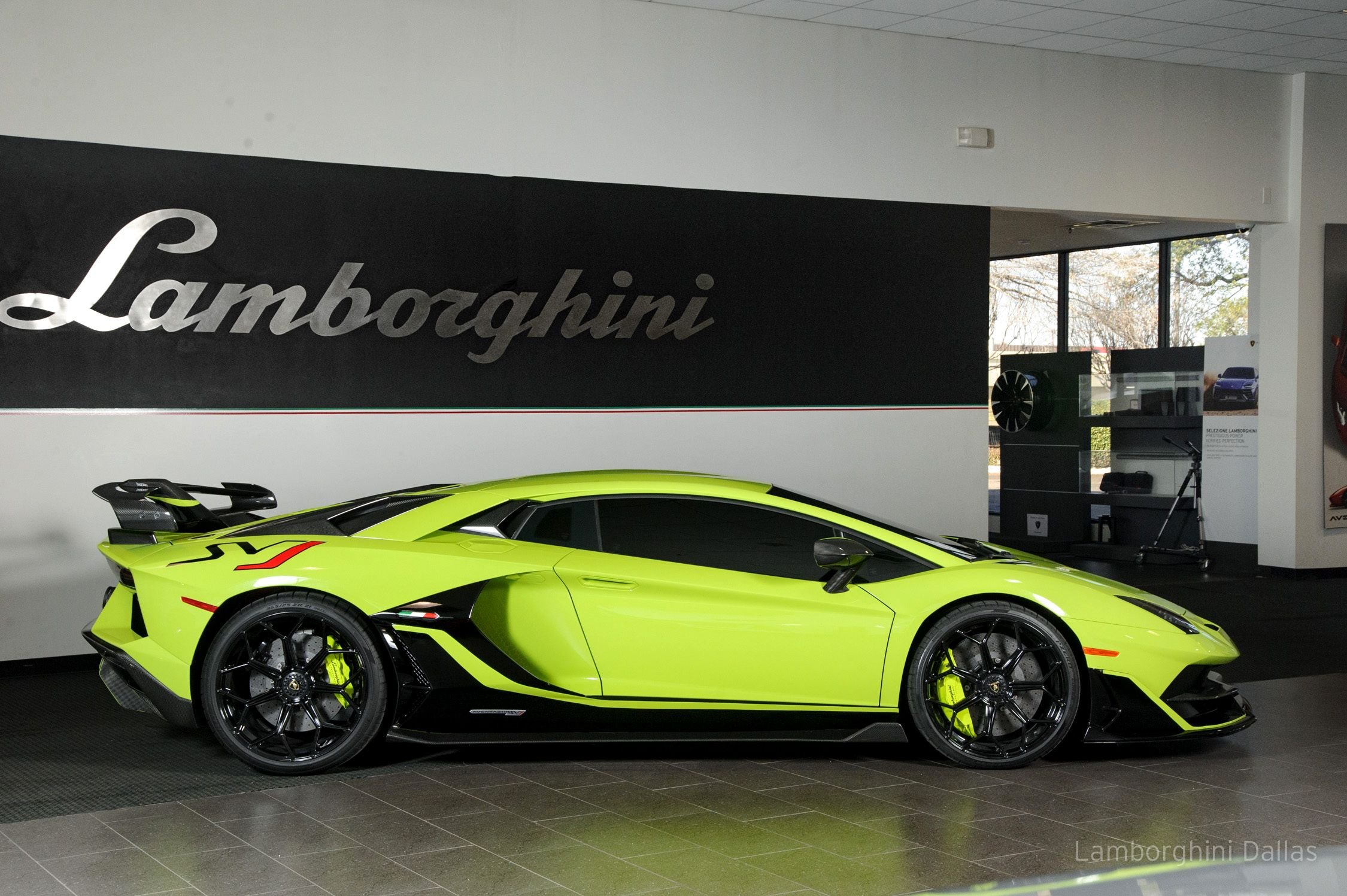 【お気にいる】 Used 2019 Lamborghini Aventador SVJ For Sale at LAMBORGHINI スキー