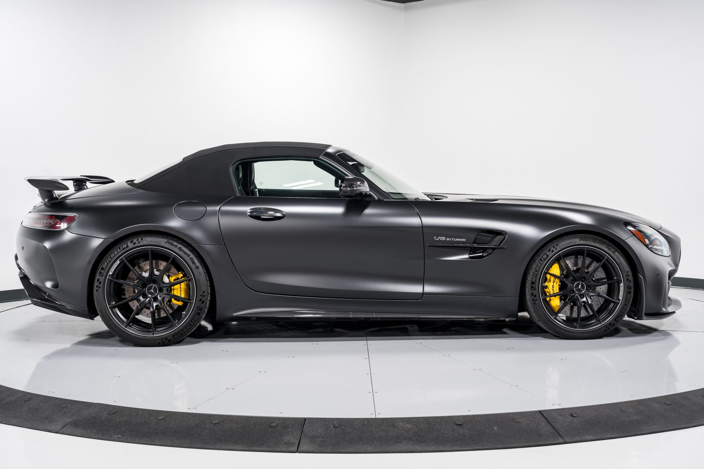 2020 Mercedes-Benz AMG GT R Roadster 42