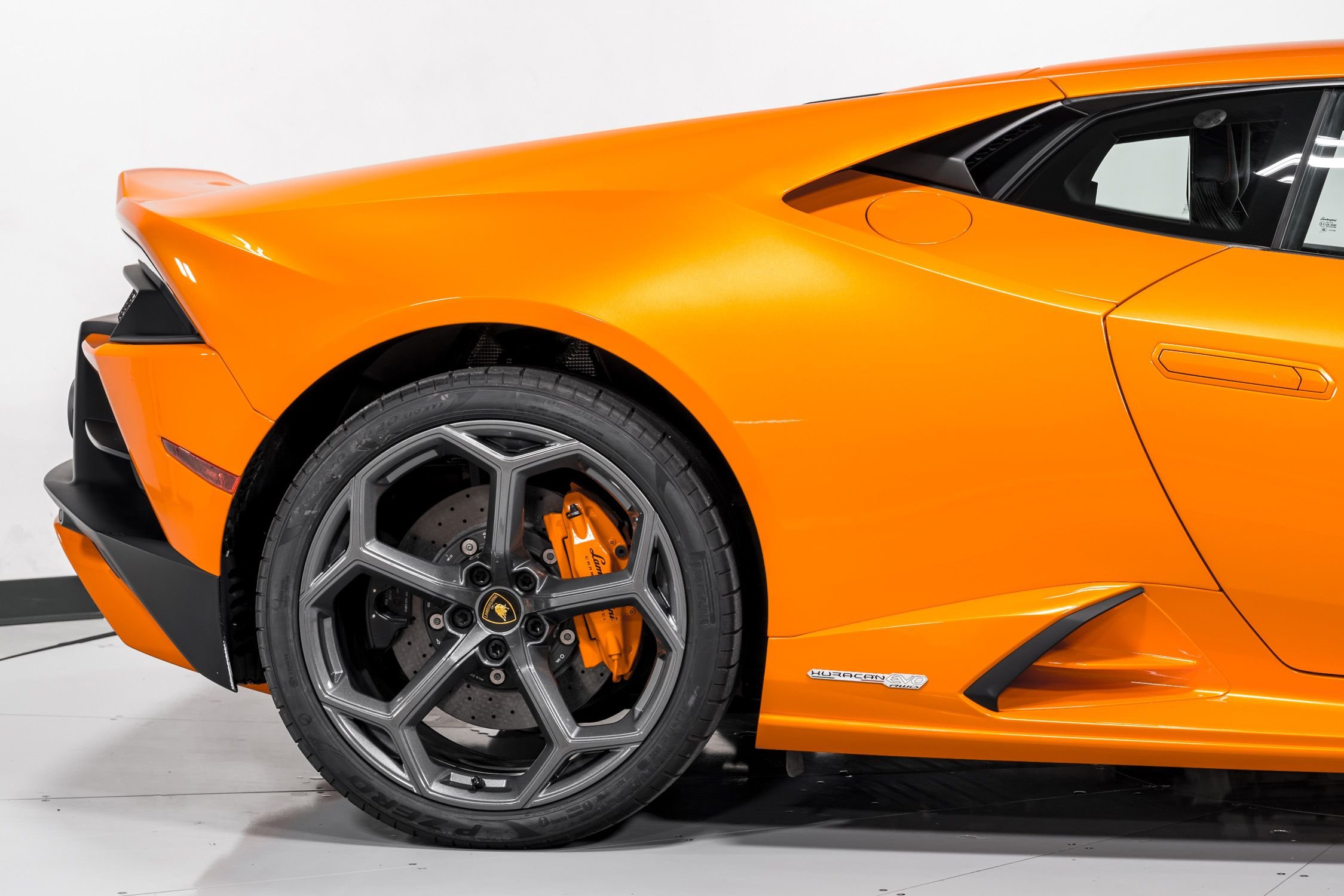 2023 Lamborghini Huracan EVO Coupe RWD  48