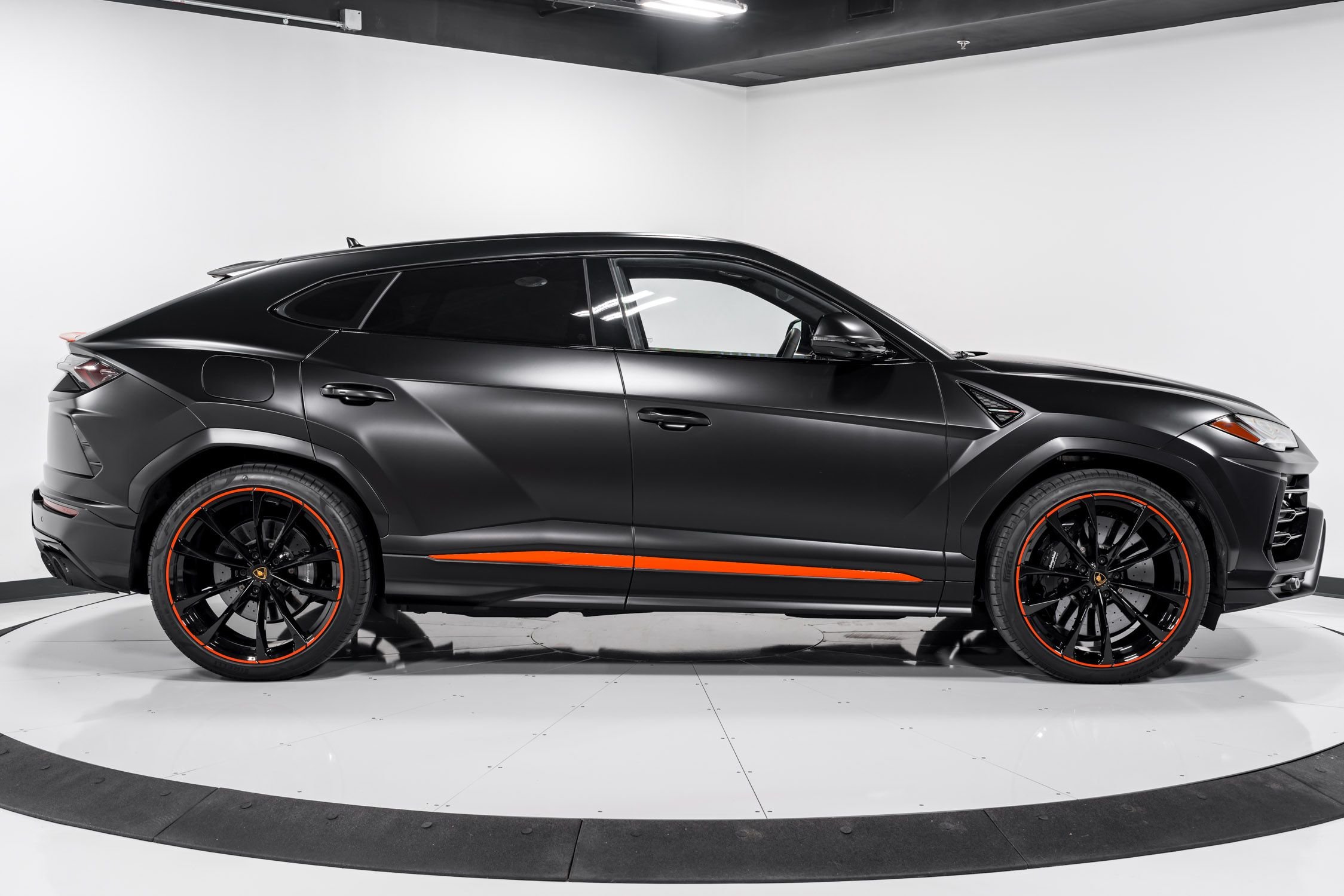 Used 2021 Lamborghini Urus Graphite Capsule For Sale at 