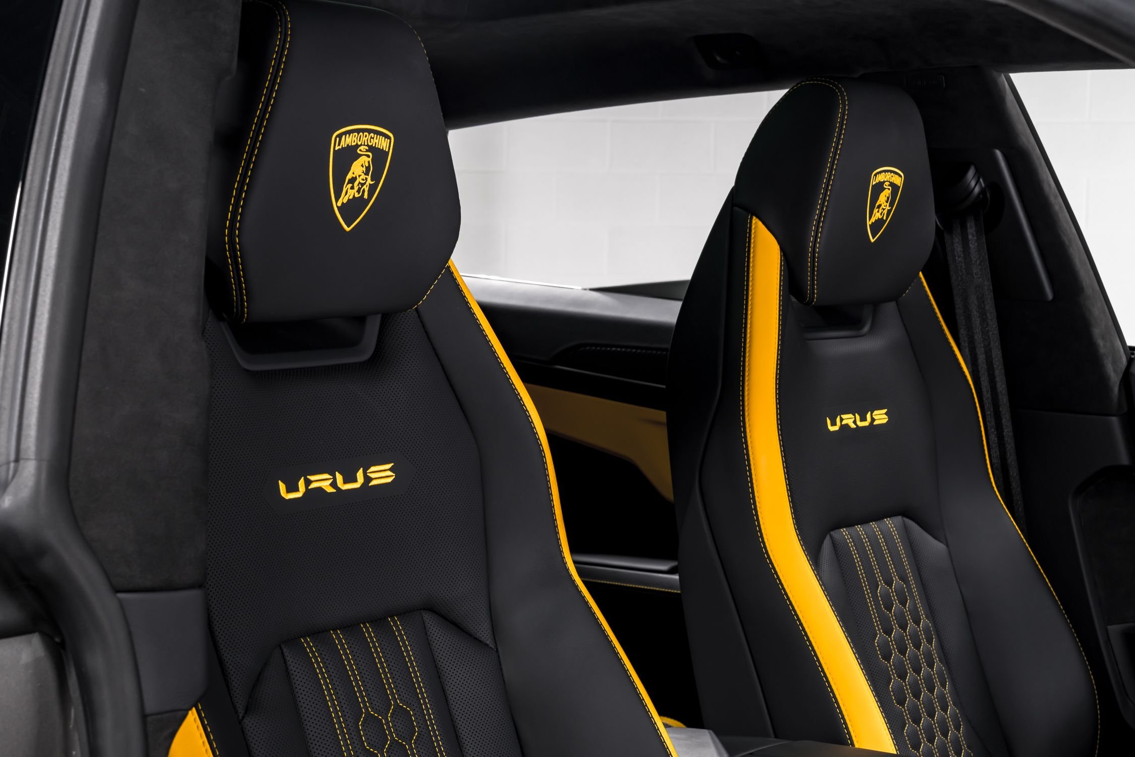 2023 Lamborghini Urus S  39