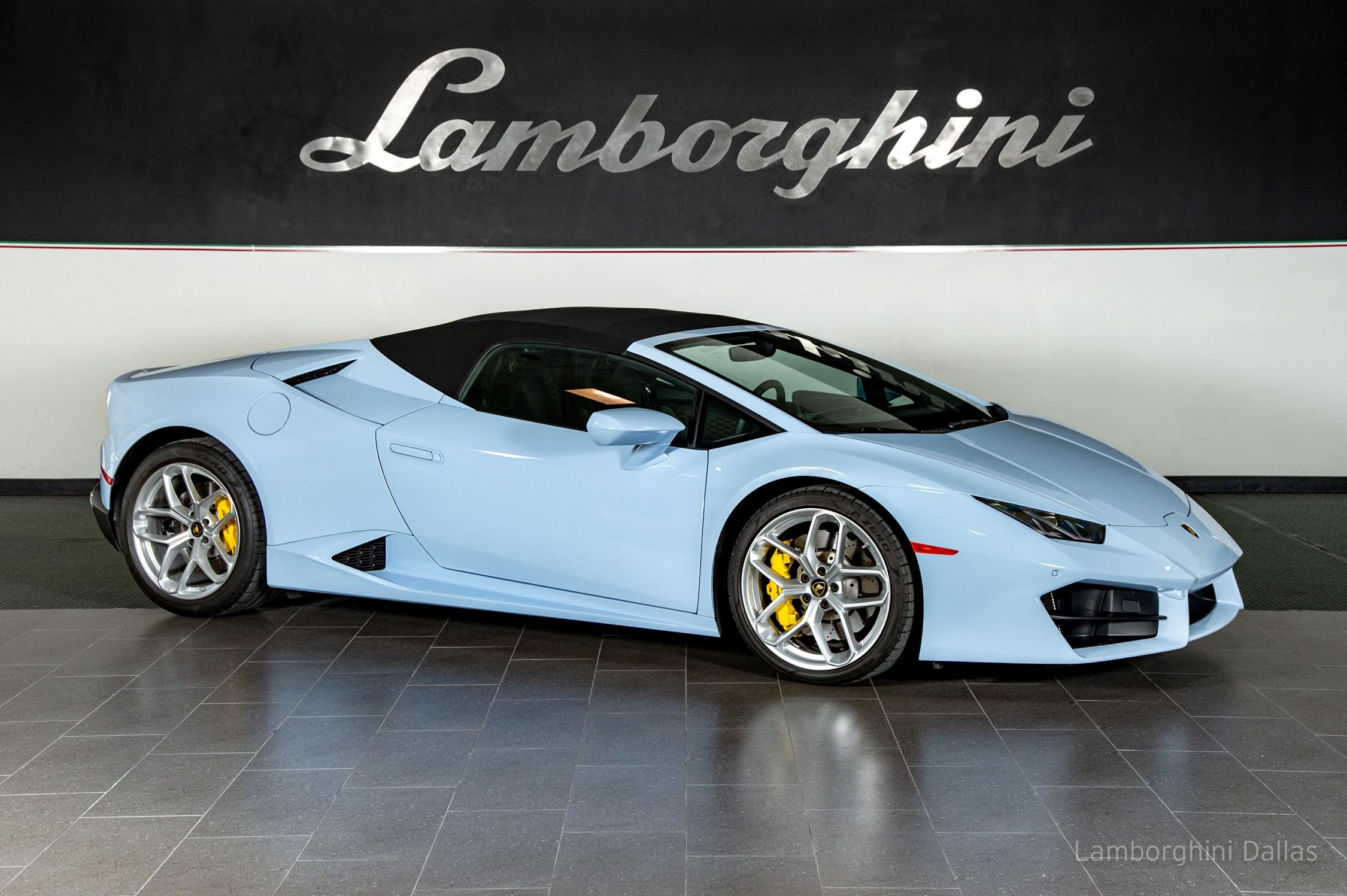 Used 2019 Lamborghini Huracan LP580-2 Spyder For Sale at 