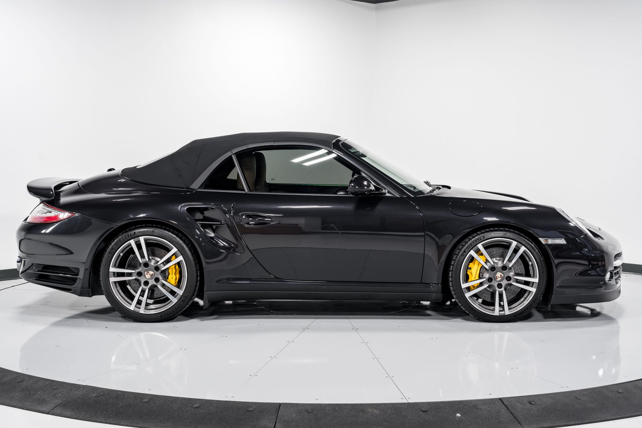 2013 Porsche 911 Turbo S Cabriolet 40