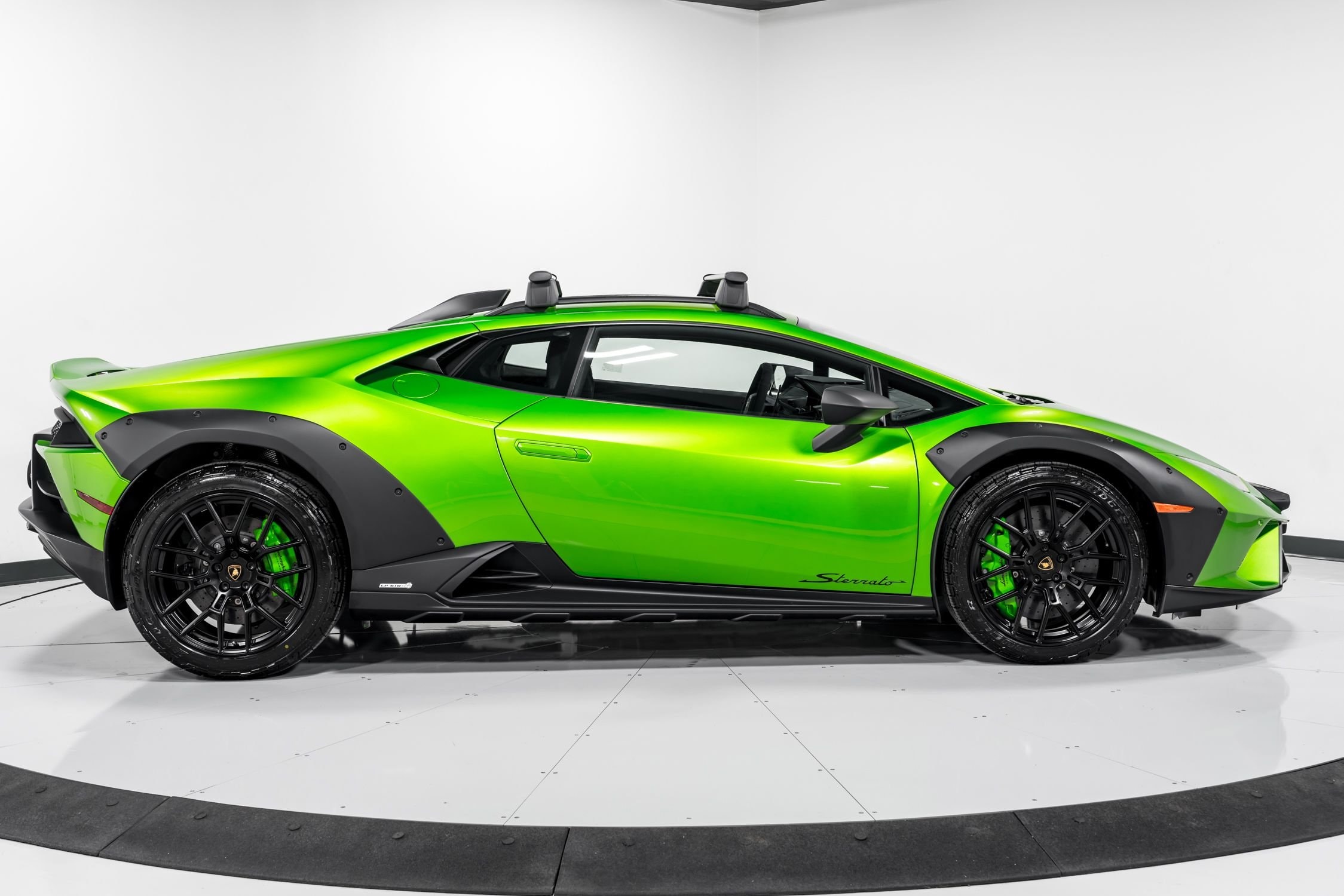 2024 Lamborghini Huracan Sterrato  2