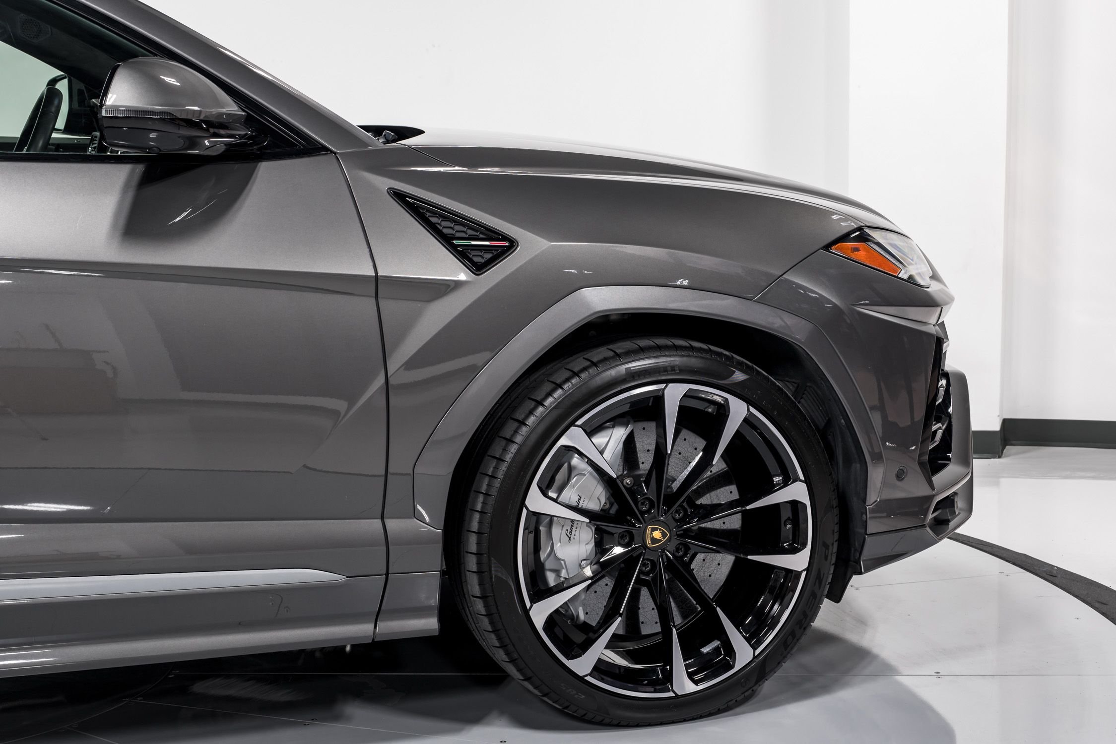 2021 Lamborghini Urus  52